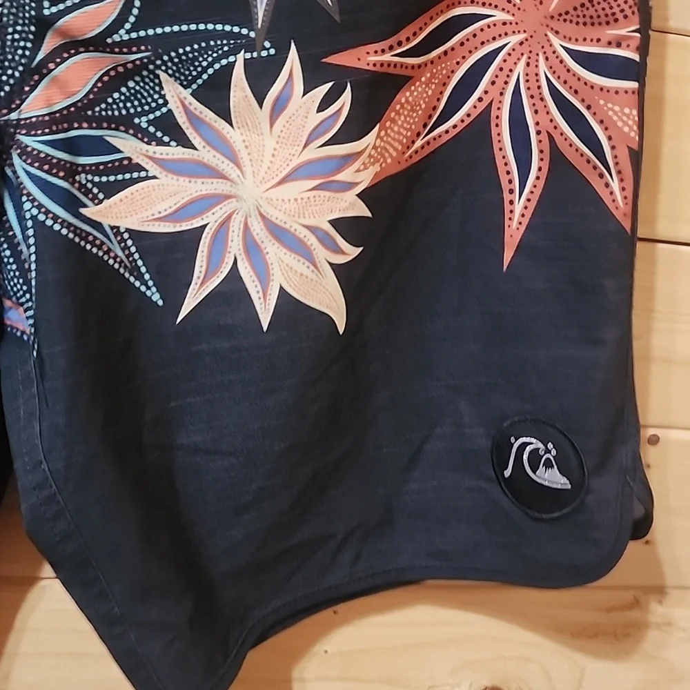 Quiksilver Highline Men Board Shorts Swim Size 29